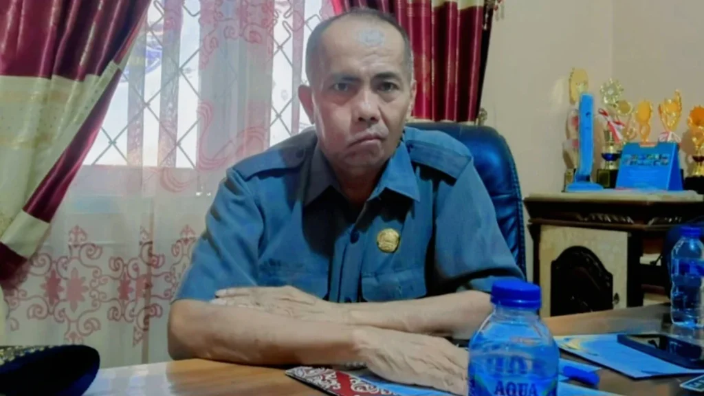 Kadis Pendidikan Busel Bantah Tuduhan Pengondisian Pengadaan BOSP: Saya Tidak Pernah Arahkan Sekolah ke Penyedia Tertentu