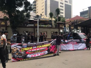 Gelar Aksi di Bareskrim dan Kejagung, KMSJ Desak PT Palmina Ditangkap atas Dugaan Tambang Ilegal