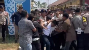 Demo Soal Penahanan Kendaraan di Polres Kolaka Memanas, Massa Soroti Dugaan Kekerasan terhadap Peserta Aksi